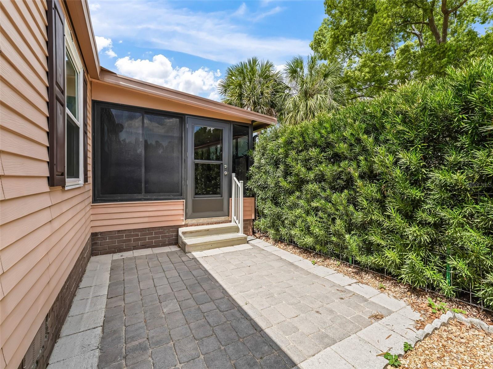 1003 PARKER PL, LADY LAKE, FL, 32159