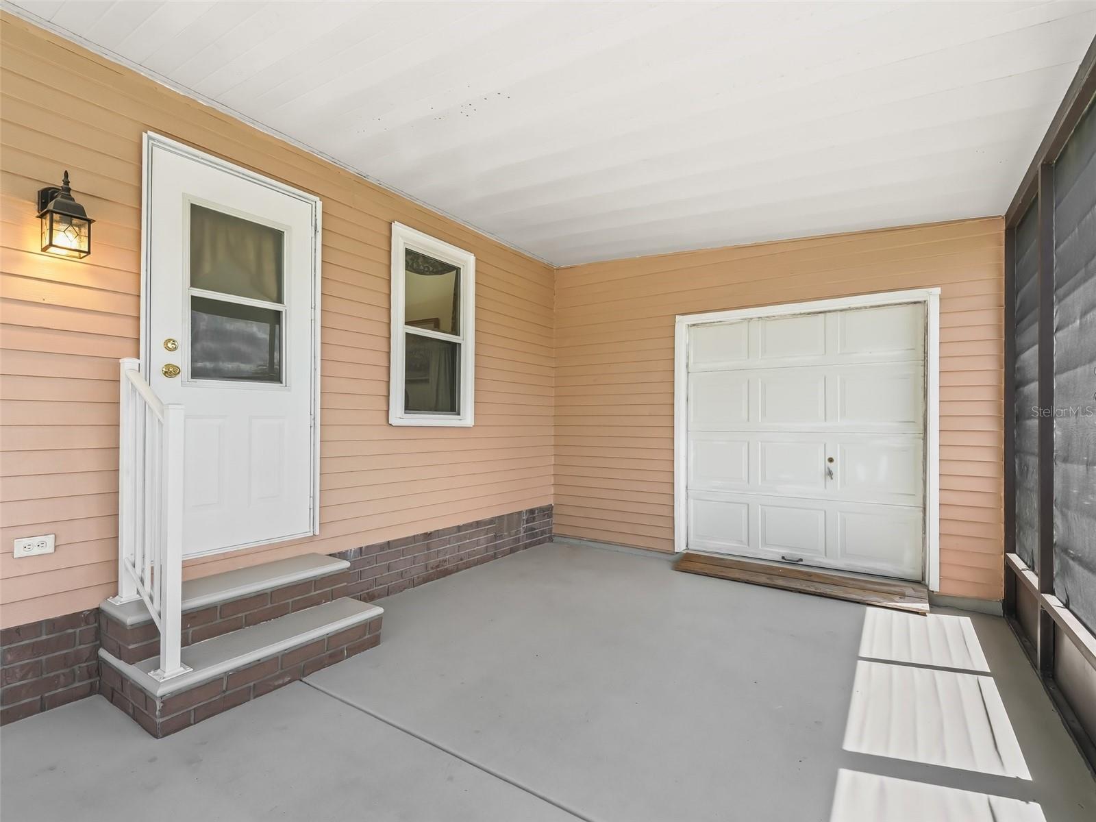 1003 PARKER PL, LADY LAKE, FL, 32159