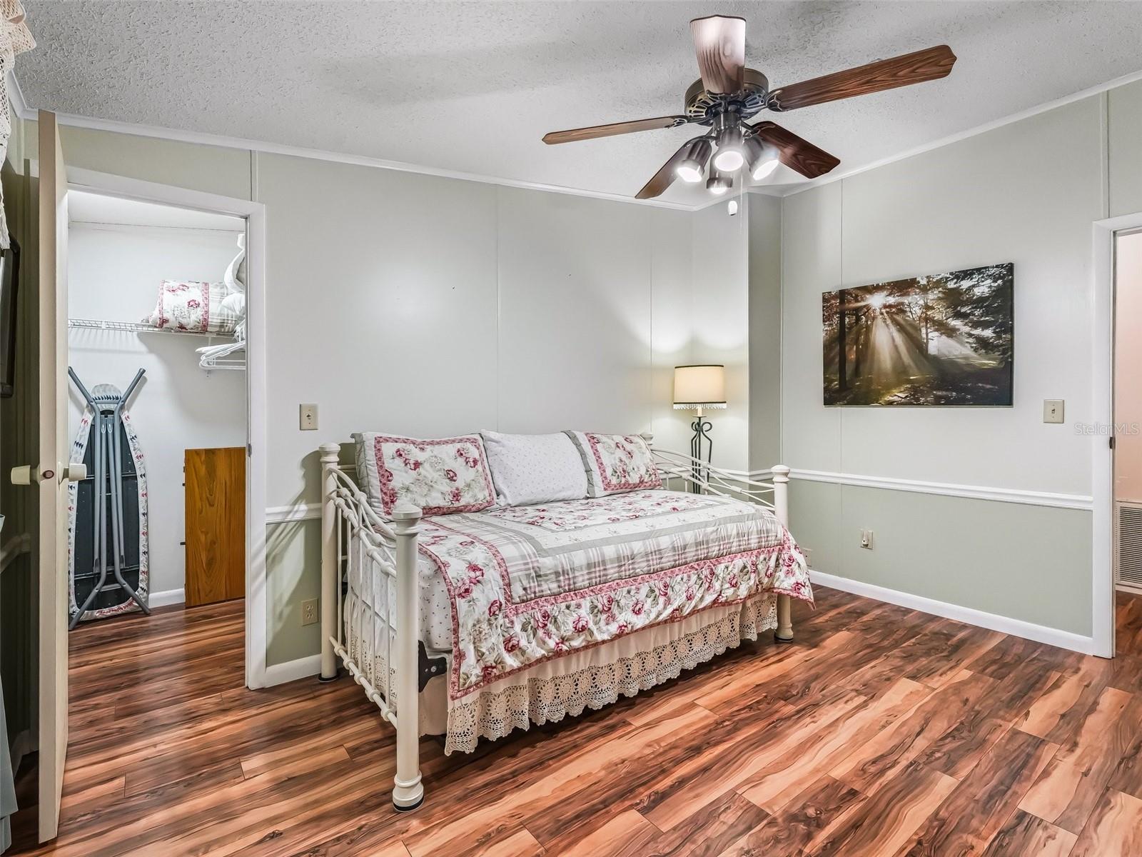 1003 PARKER PL, LADY LAKE, FL, 32159