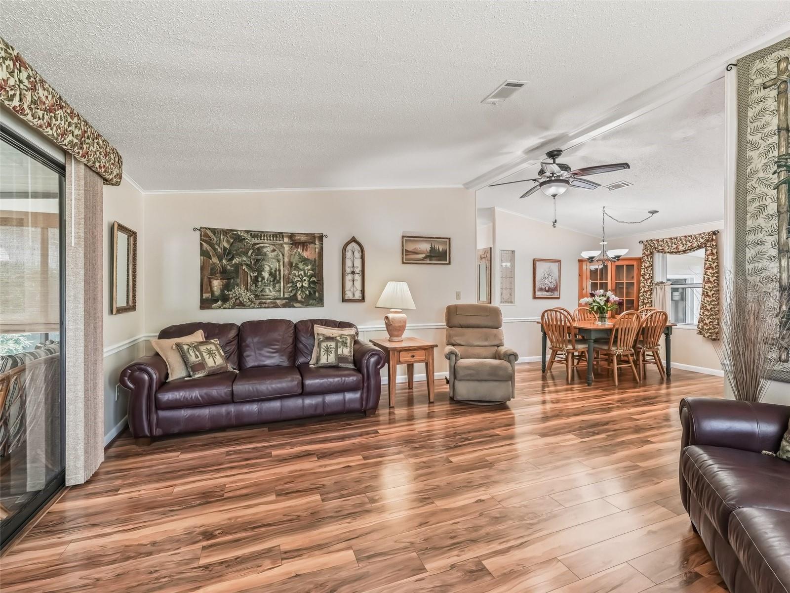 1003 PARKER PL, LADY LAKE, FL, 32159