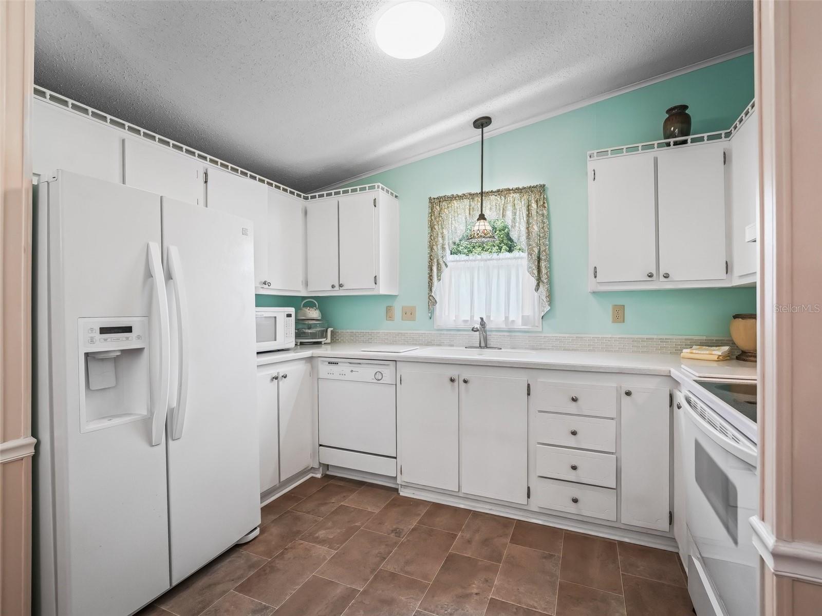 1003 PARKER PL, LADY LAKE, FL, 32159