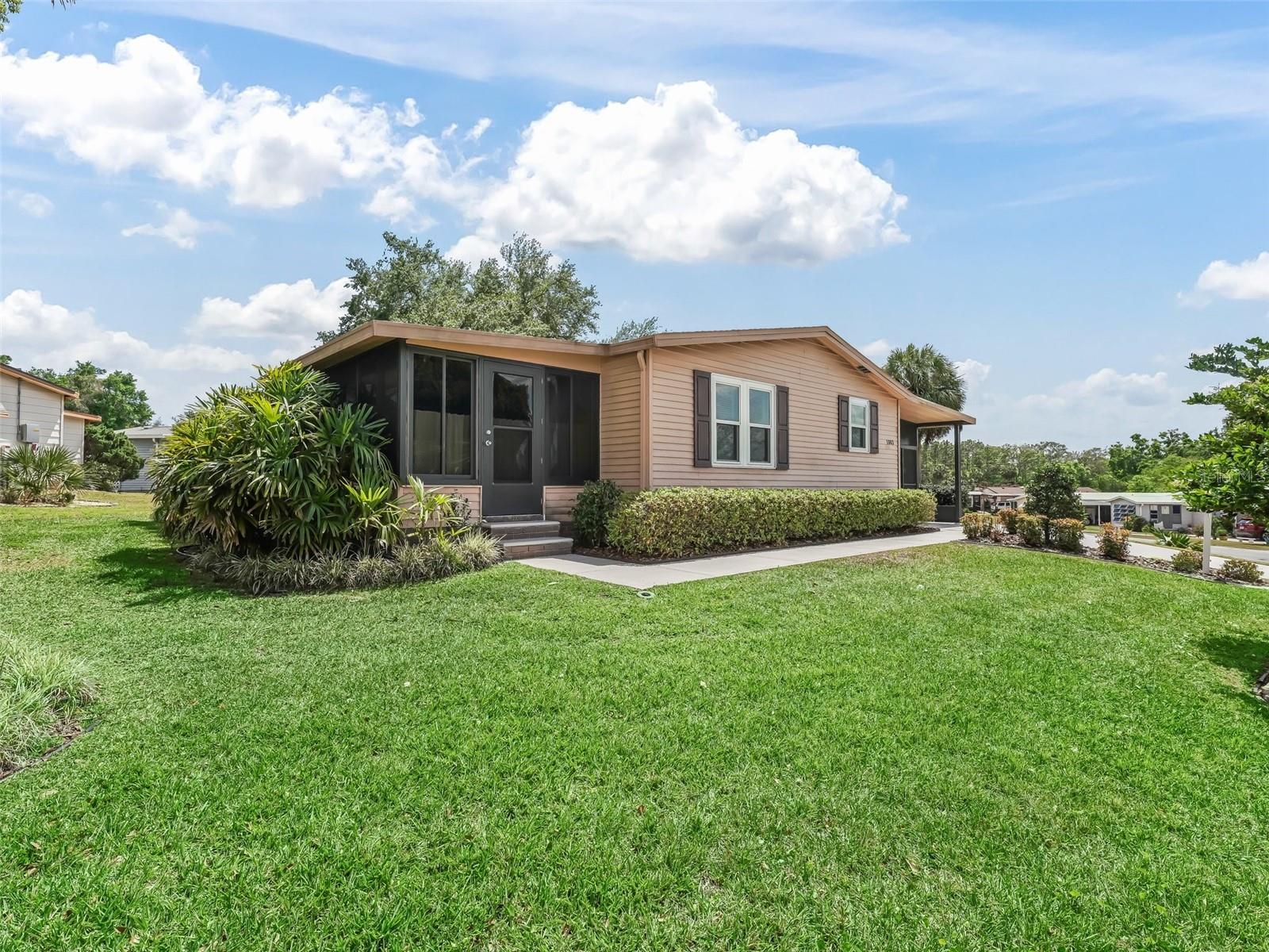 1003 PARKER PL, LADY LAKE, FL, 32159