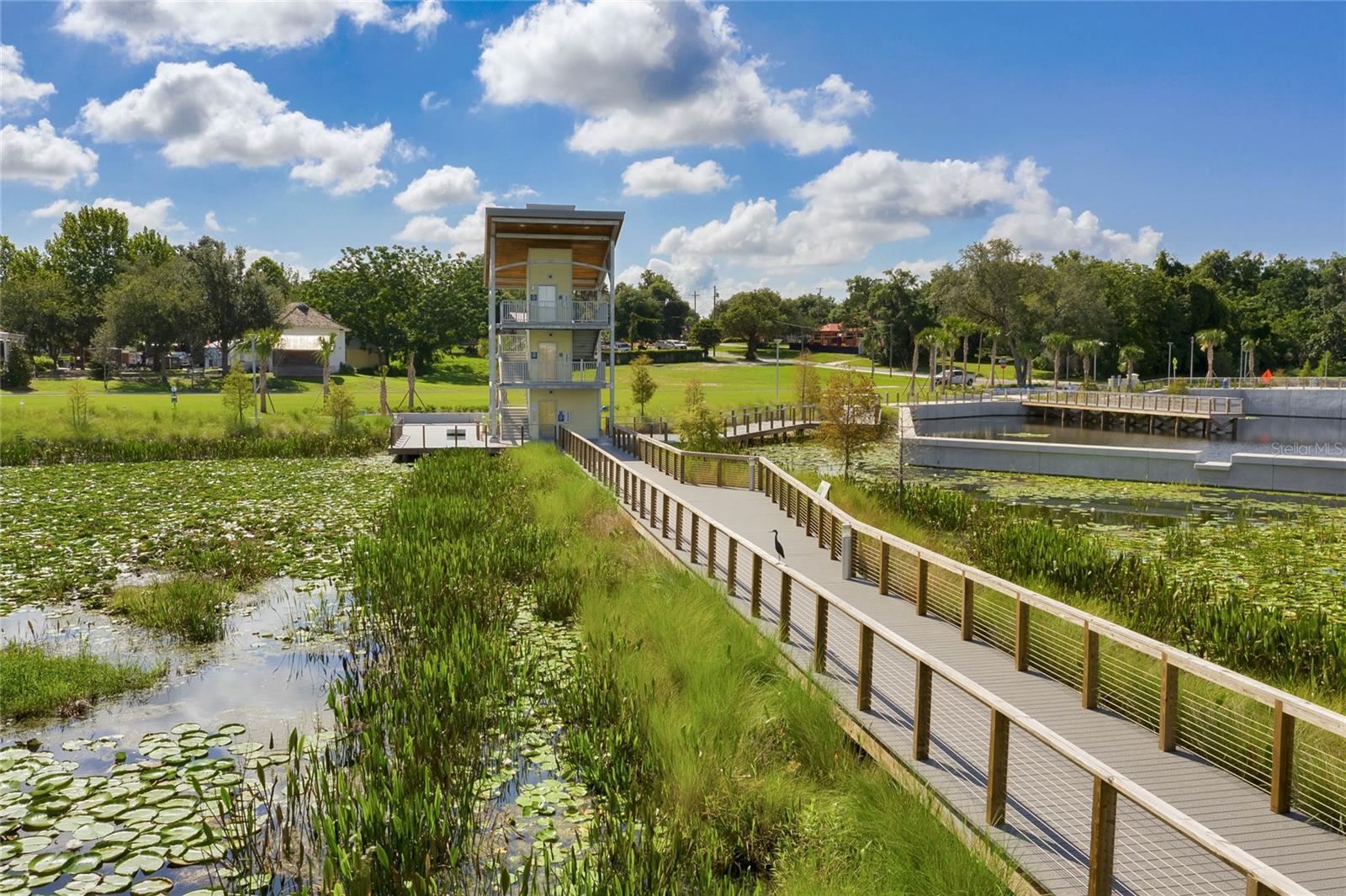 391 SHOREVIEW SANDS AVE, MASCOTTE, FL, 34753