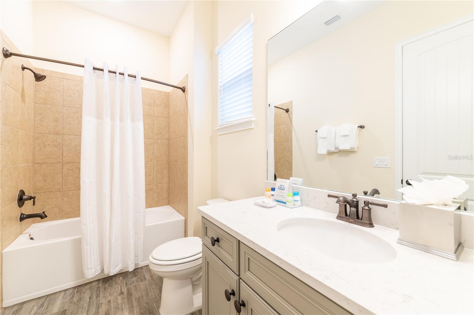 8056 LOST SHAKER LN, KISSIMMEE, FL, 34747