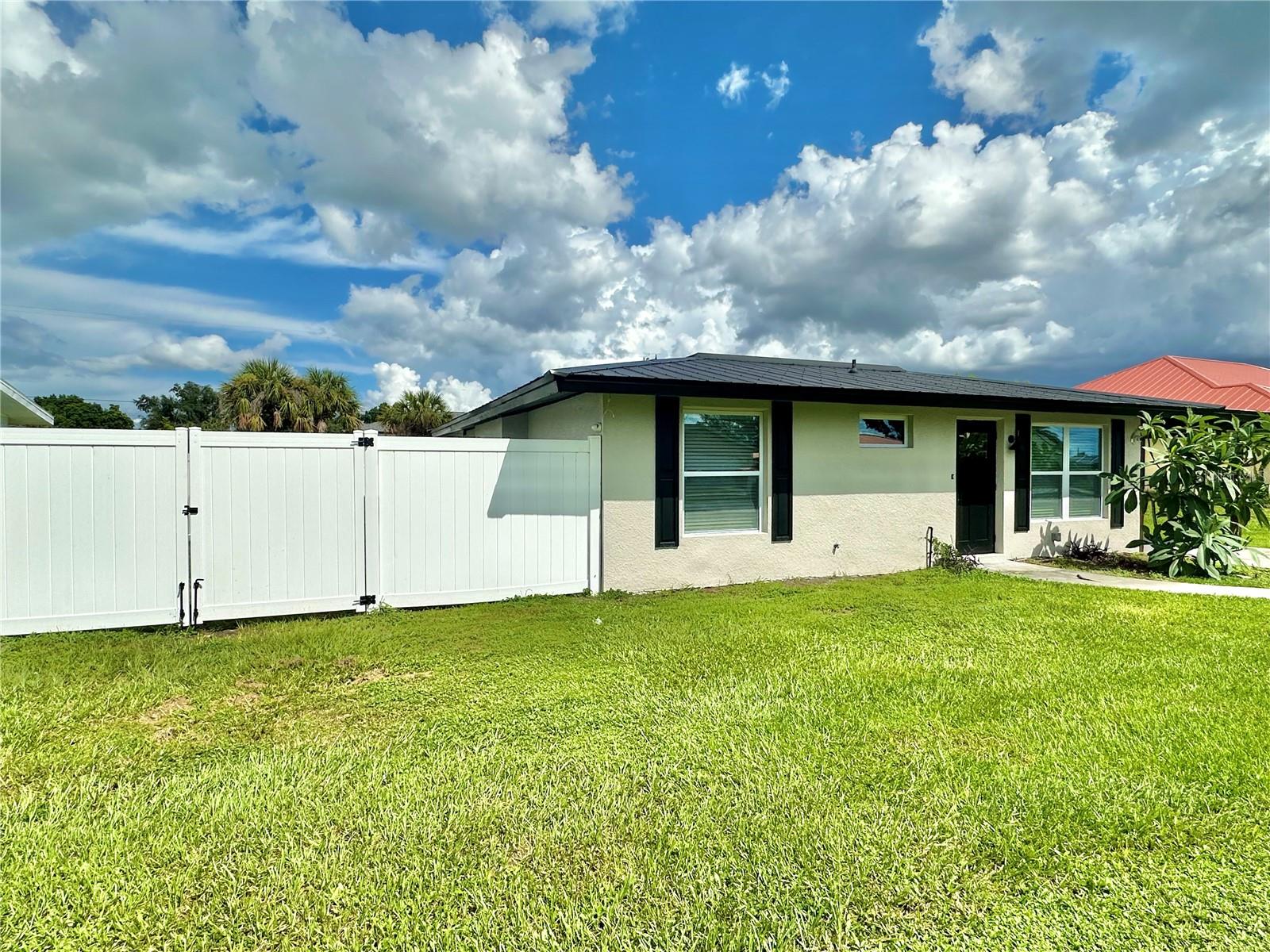 3324 PORT CHARLOTTE BLVD, PORT CHARLOTTE, FL, 33952