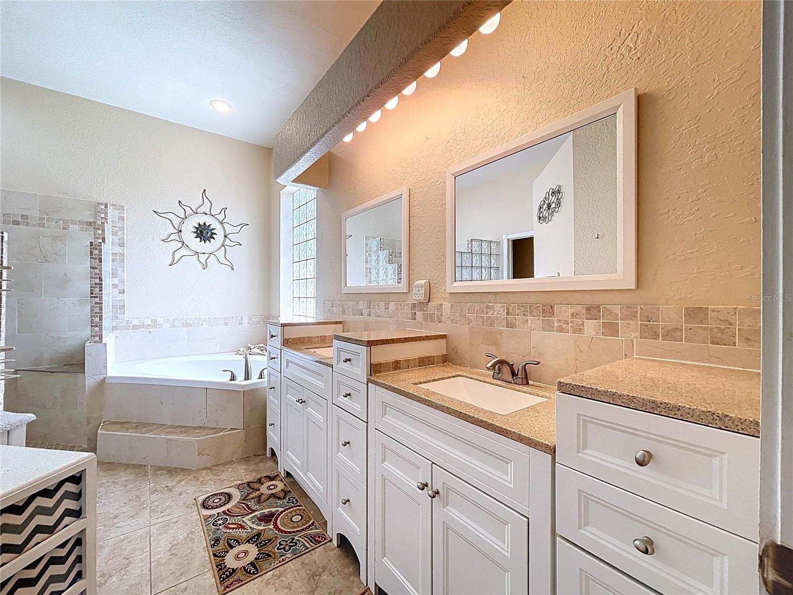 1626 BROOKSBEND DR, WESLEY CHAPEL, FL, 33543