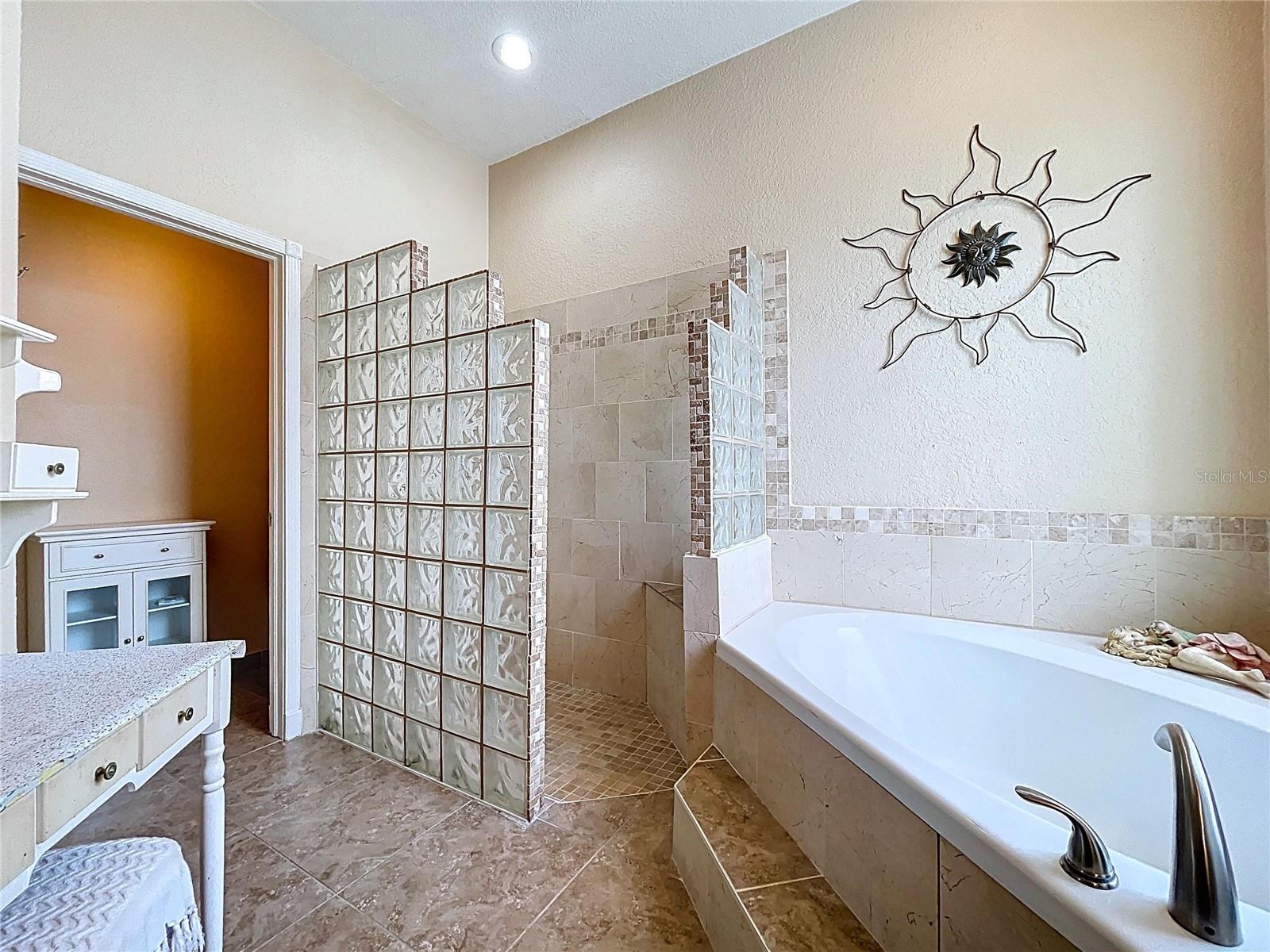 1626 BROOKSBEND DR, WESLEY CHAPEL, FL, 33543
