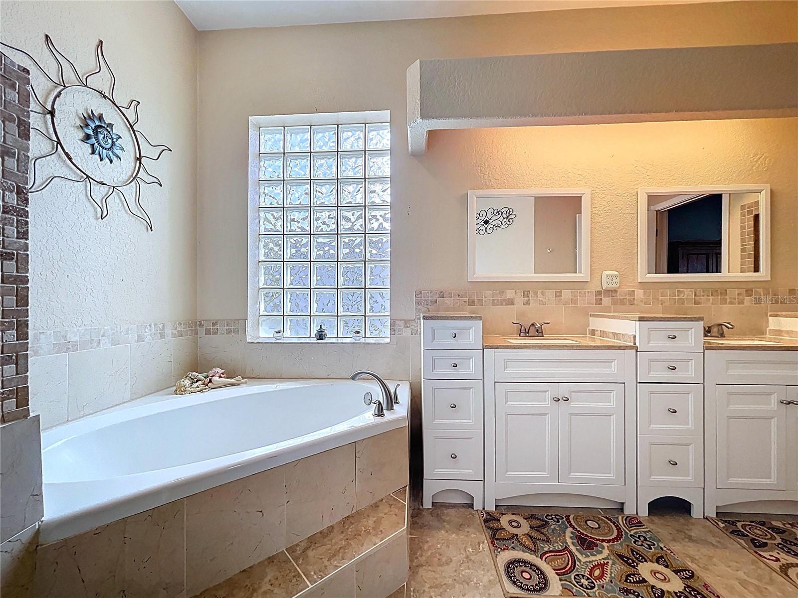 1626 BROOKSBEND DR, WESLEY CHAPEL, FL, 33543