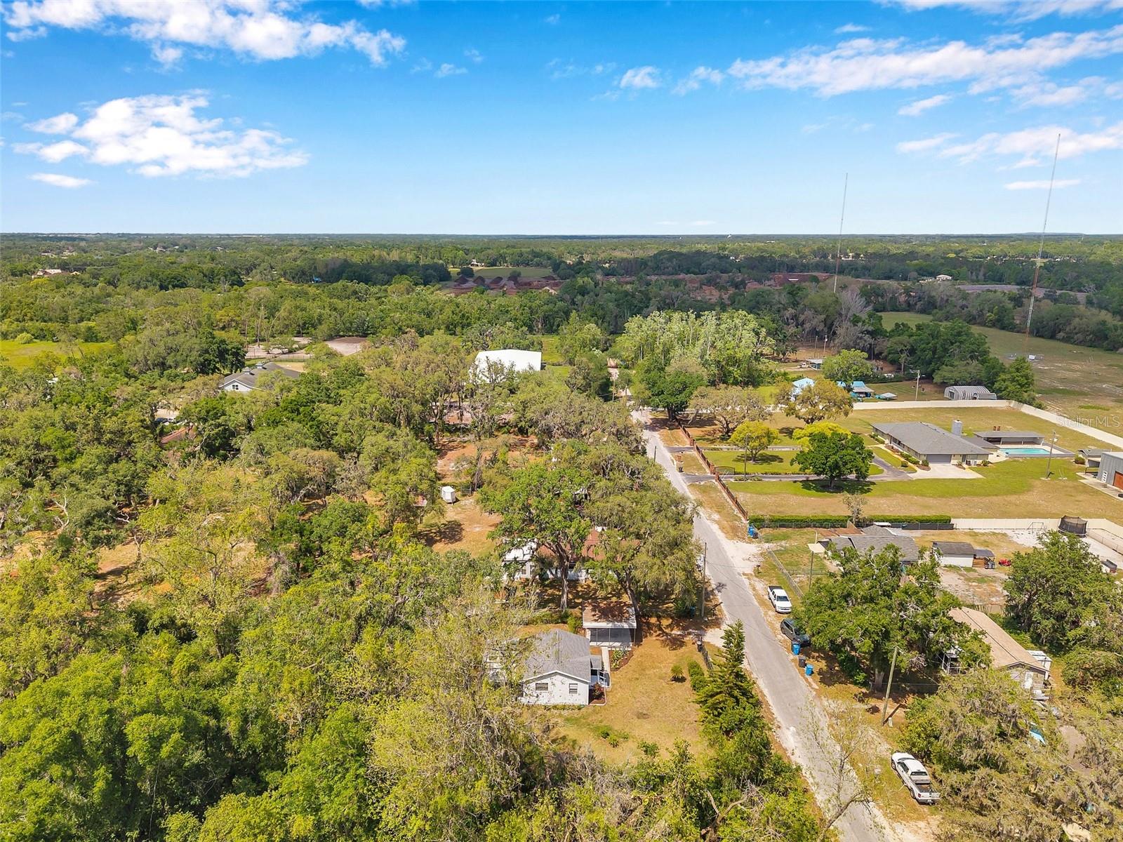 2838 N VALRICO RD, SEFFNER, FL, 33584