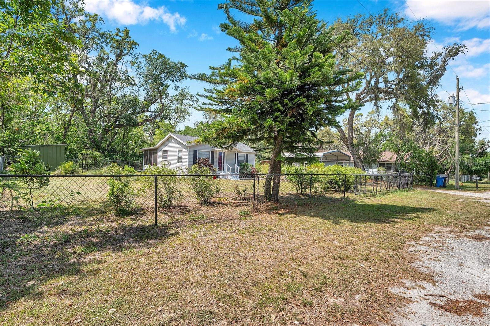 2838 N VALRICO RD, SEFFNER, FL, 33584