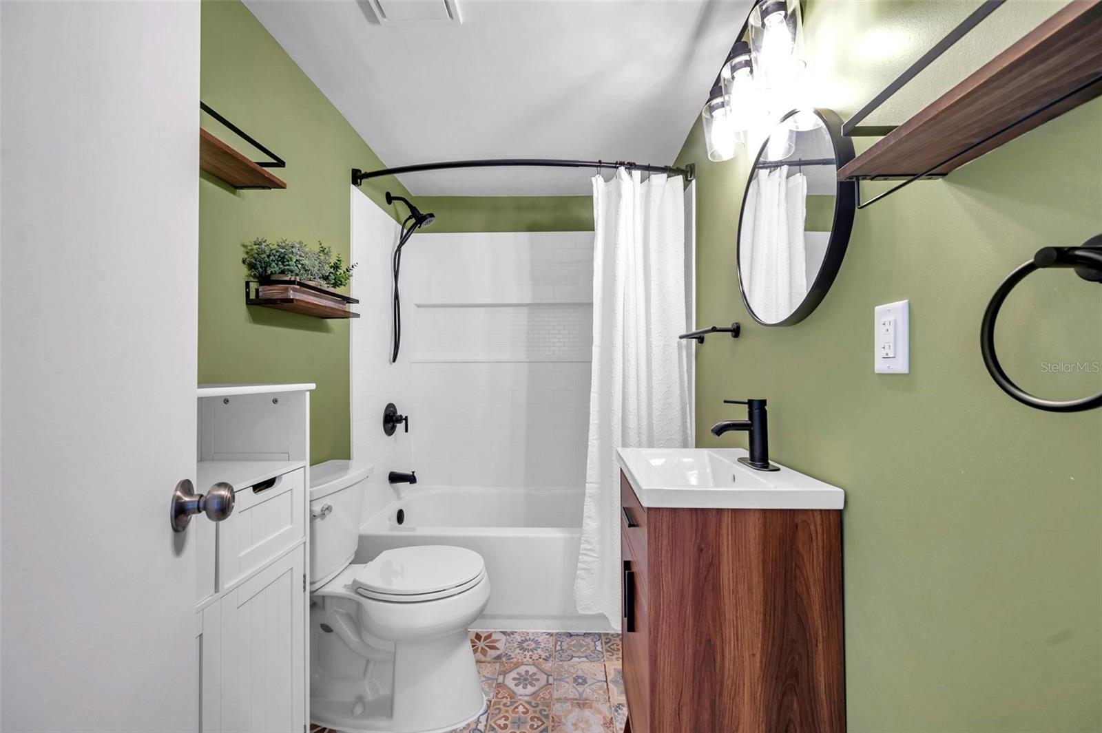 2838 N VALRICO RD, SEFFNER, FL, 33584