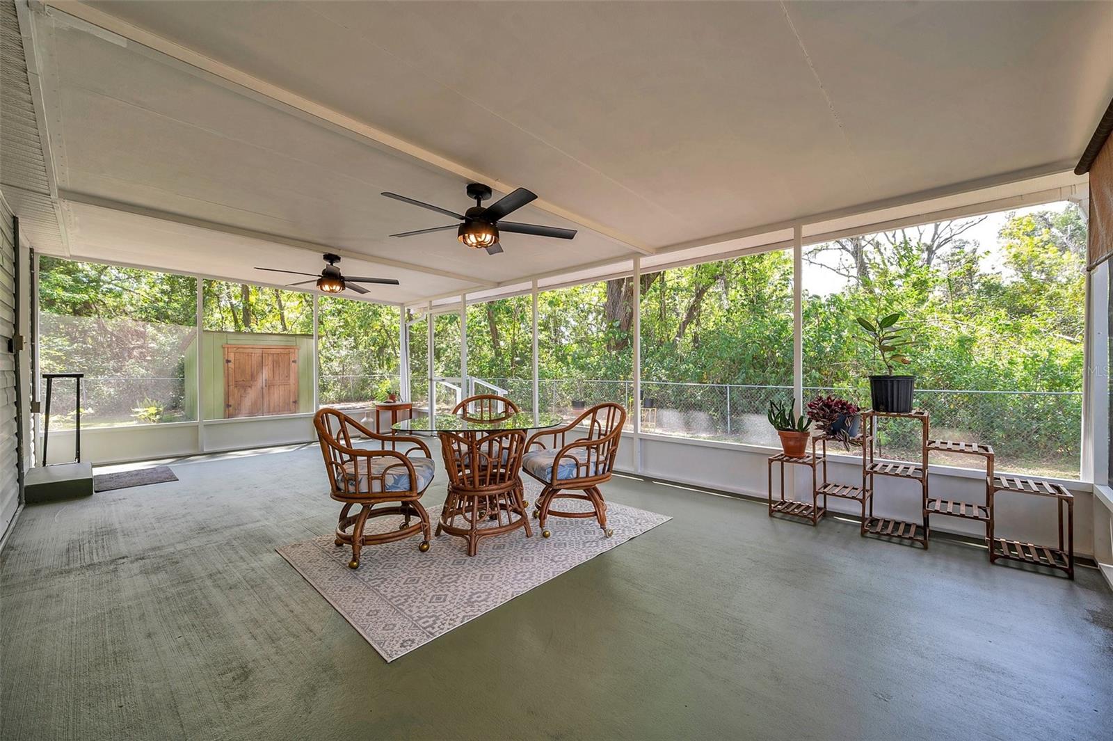 2838 N VALRICO RD, SEFFNER, FL, 33584