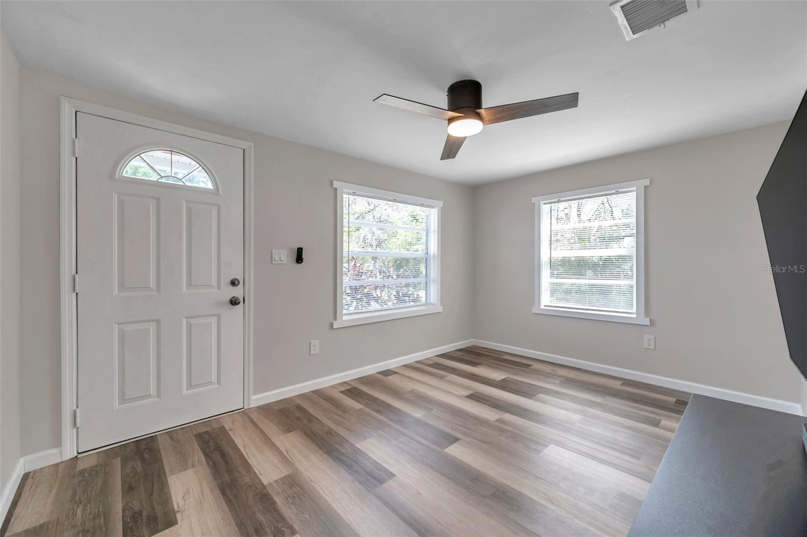 2838 N VALRICO RD, SEFFNER, FL, 33584