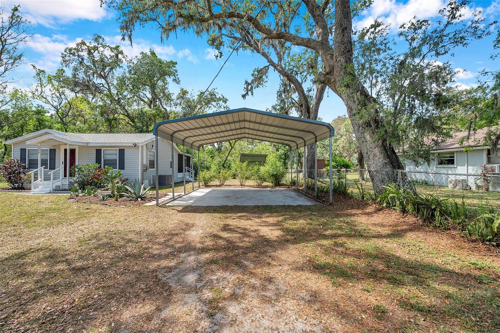 2838 N VALRICO RD, SEFFNER, FL, 33584