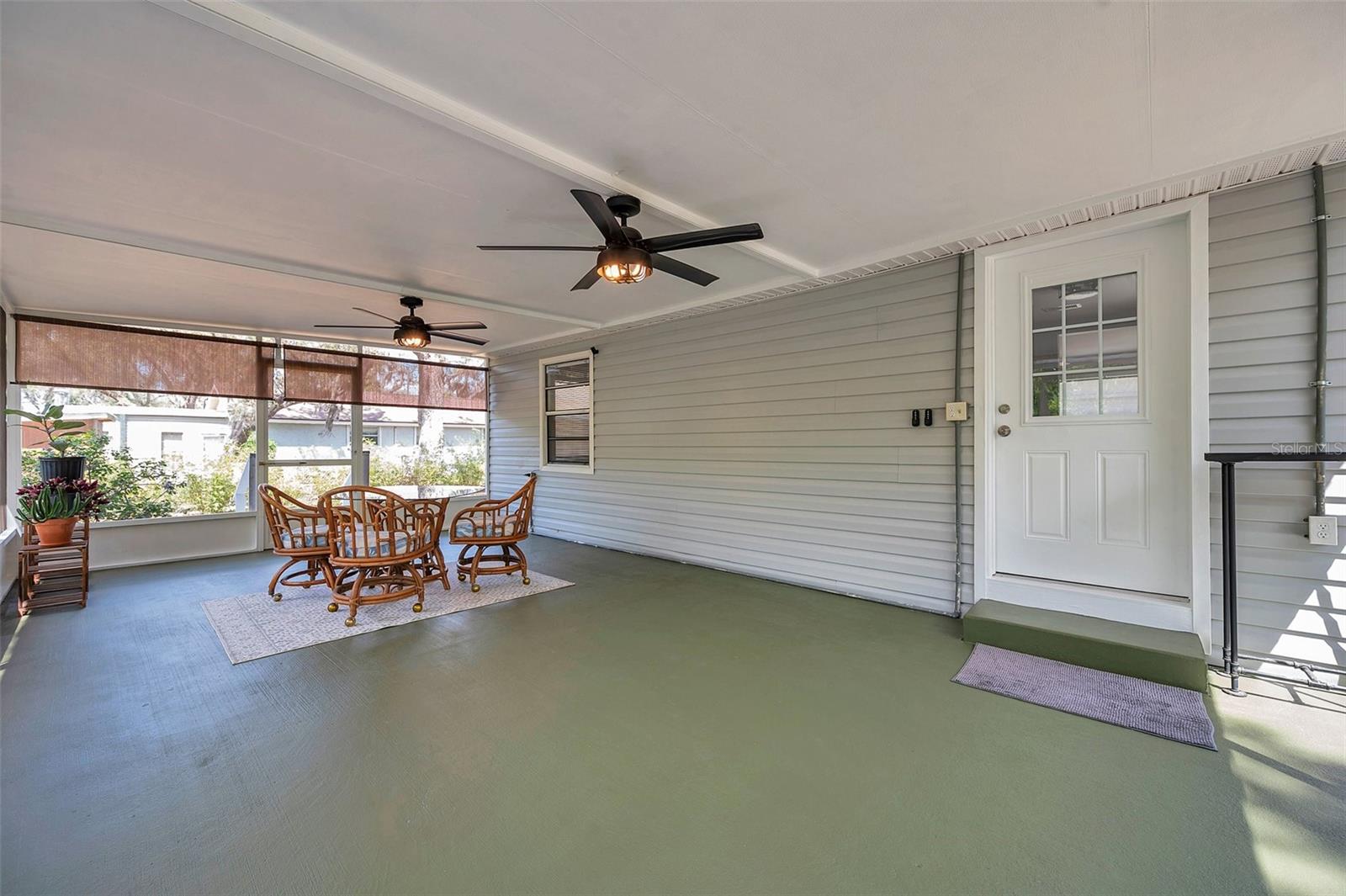 2838 N VALRICO RD, SEFFNER, FL, 33584