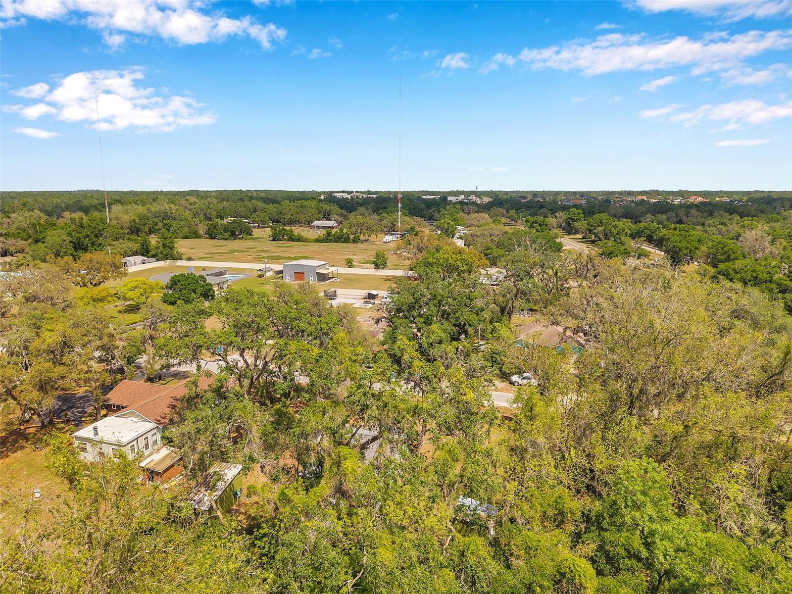 2838 N VALRICO RD, SEFFNER, FL, 33584