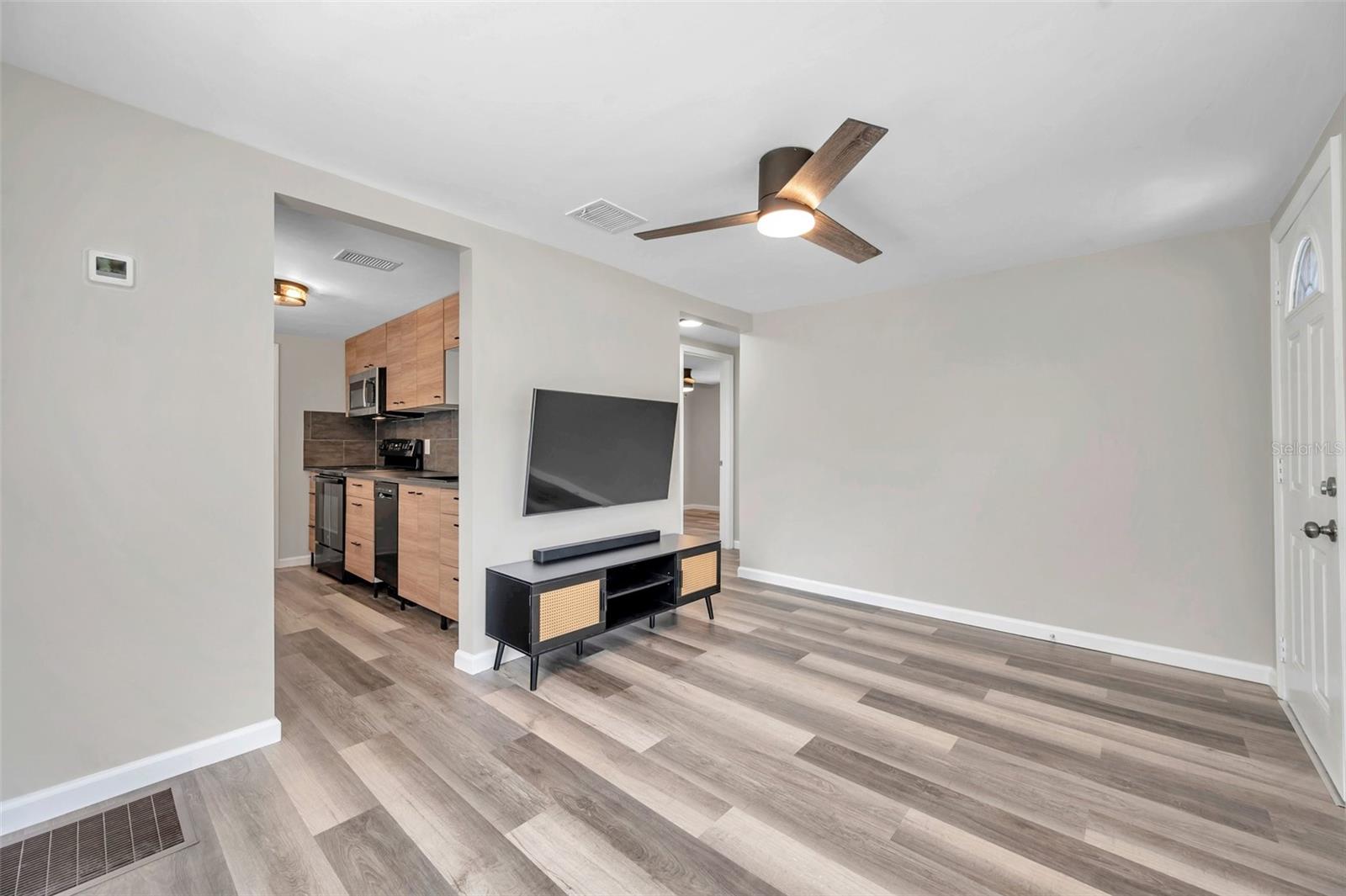 2838 N VALRICO RD, SEFFNER, FL, 33584