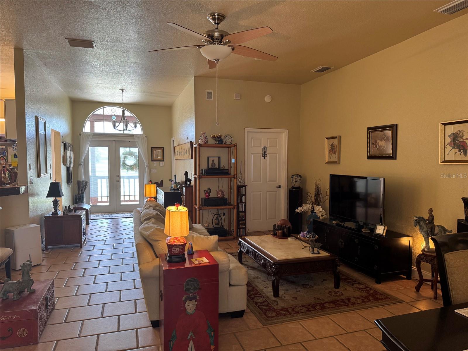 301 1/2 SHORE DR E, OLDSMAR, FL, 34677