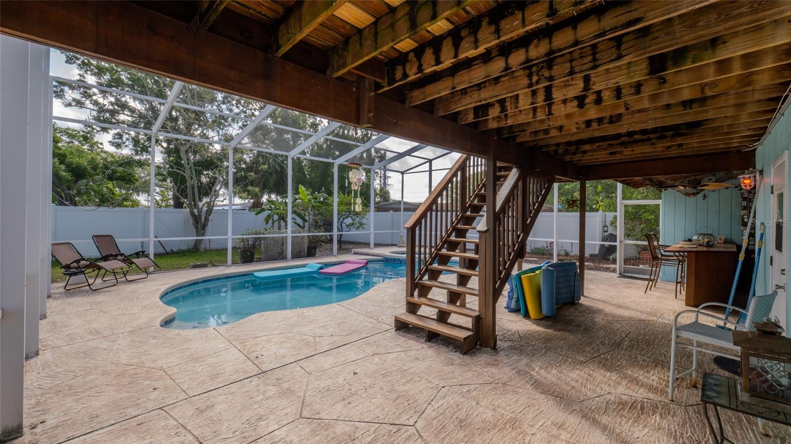 301 1/2 SHORE DR E, OLDSMAR, FL, 34677