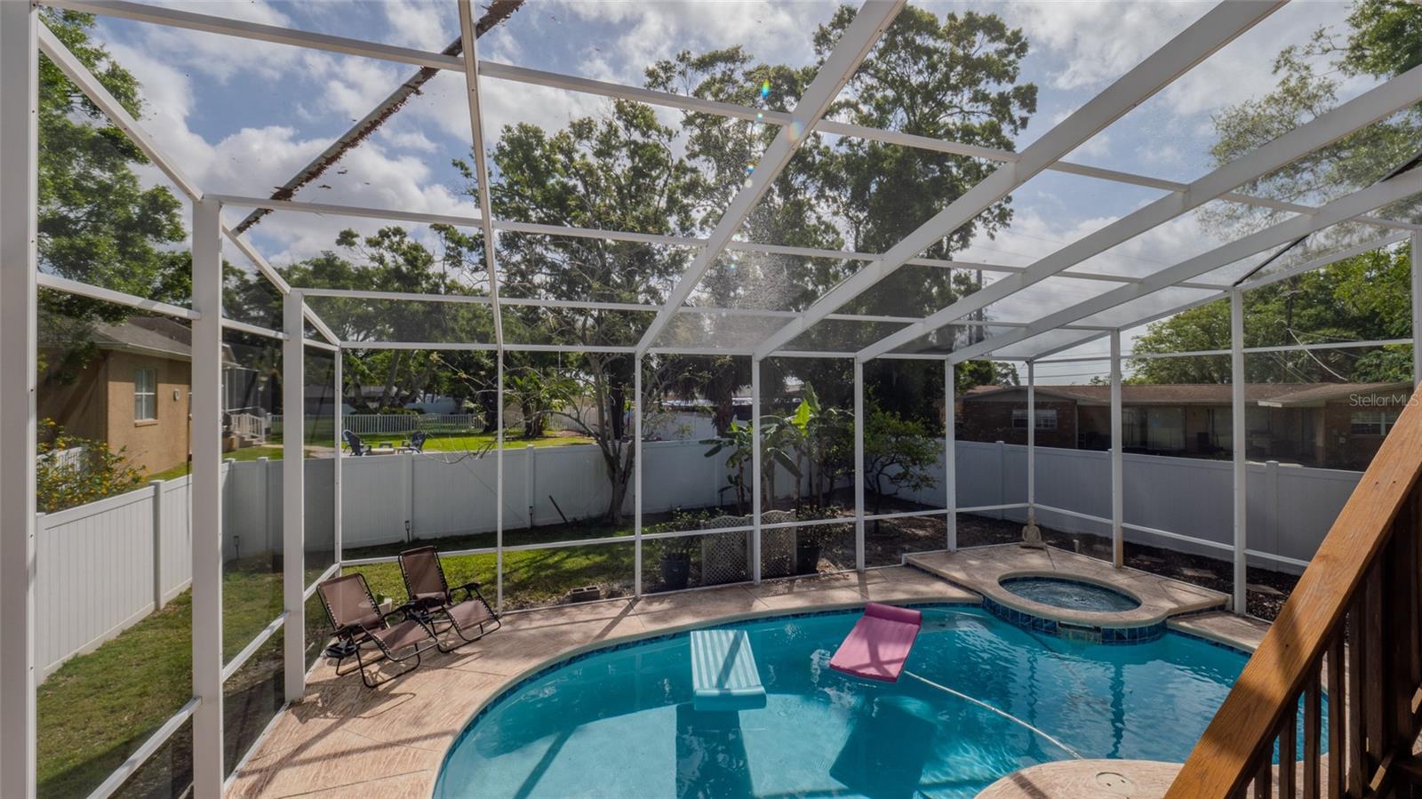 301 1/2 SHORE DR E, OLDSMAR, FL, 34677