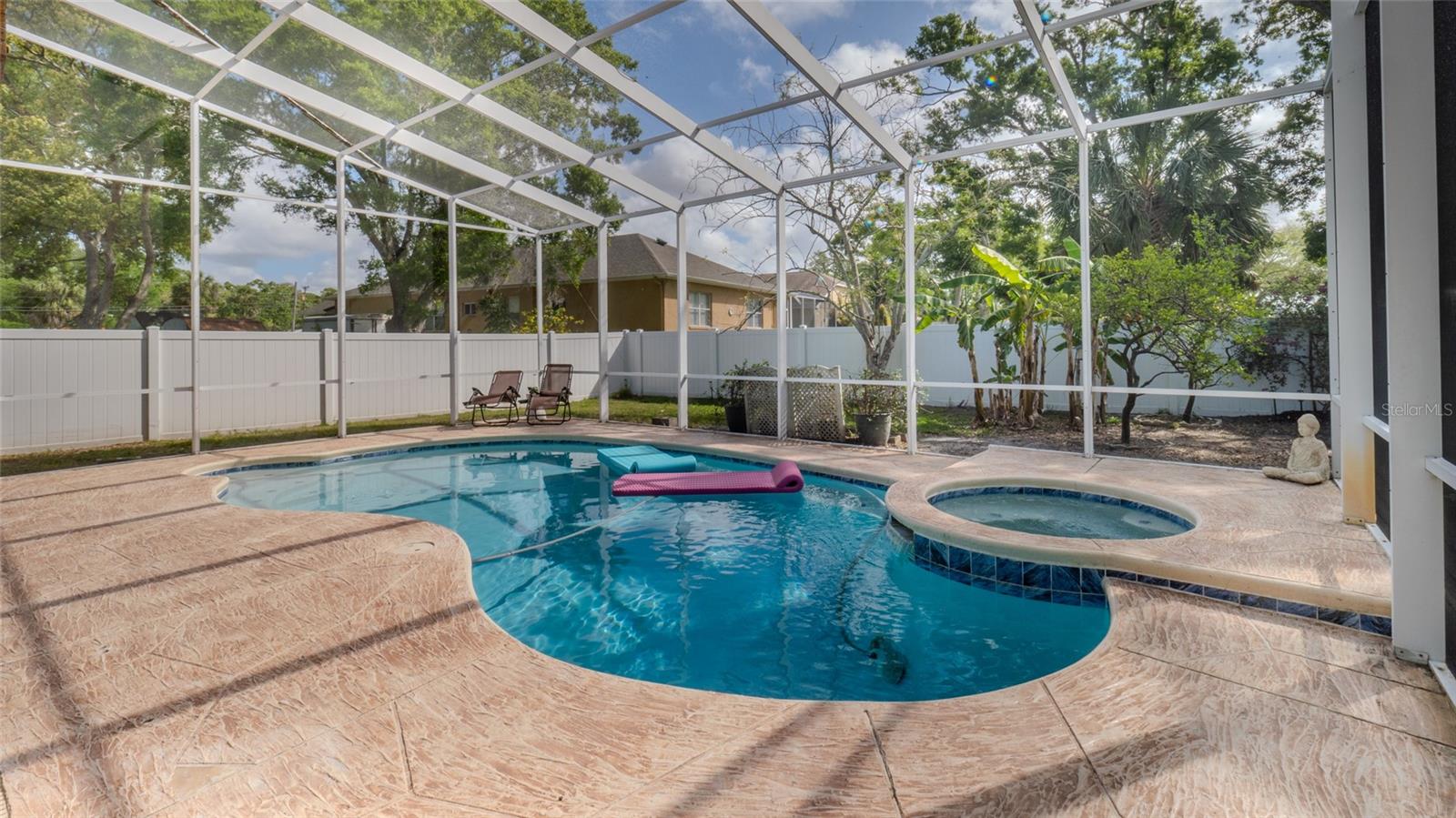 301 1/2 SHORE DR E, OLDSMAR, FL, 34677