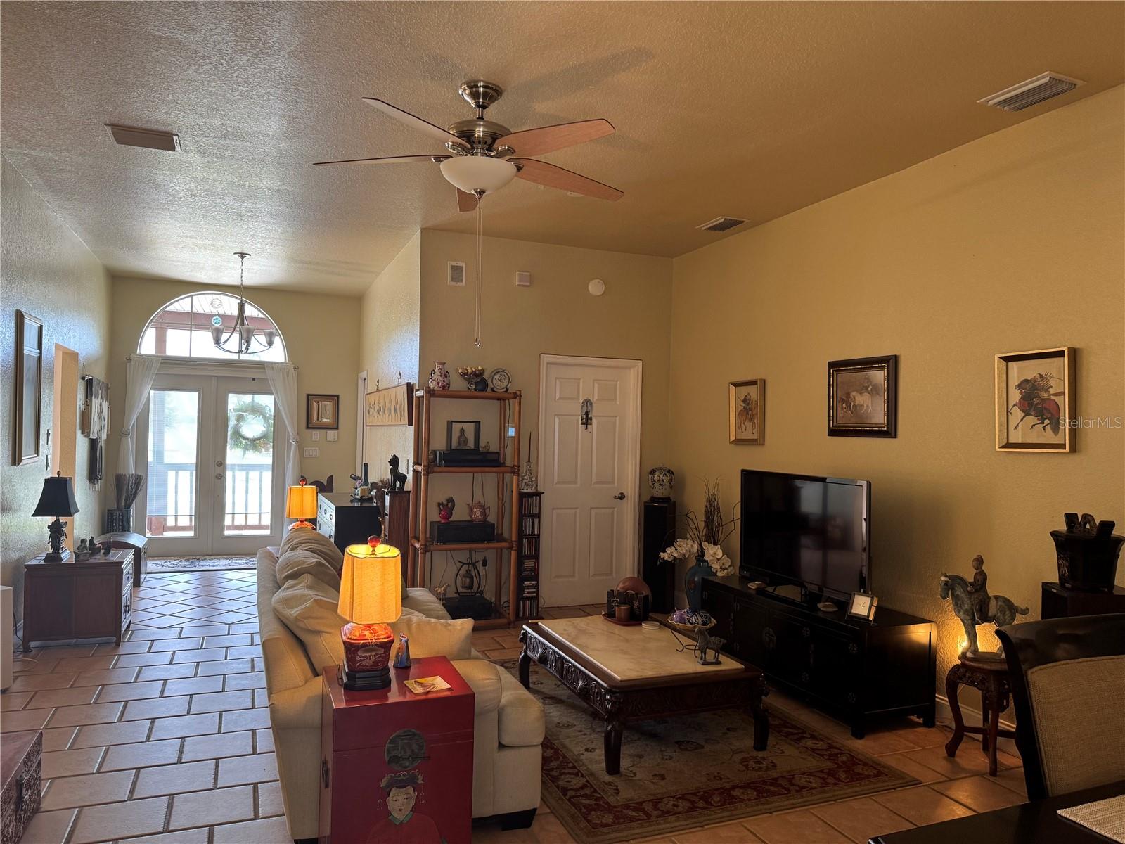 301 1/2 SHORE DR E, OLDSMAR, FL, 34677