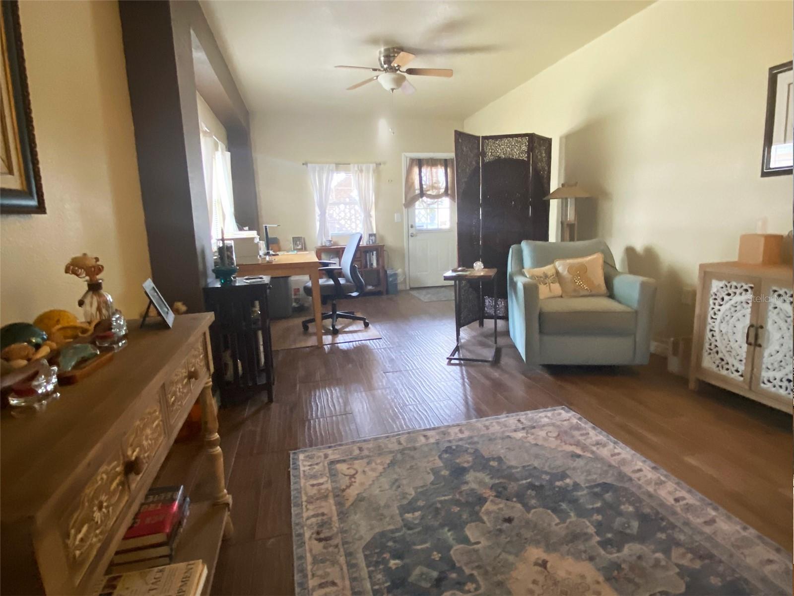 301 1/2 SHORE DR E, OLDSMAR, FL, 34677