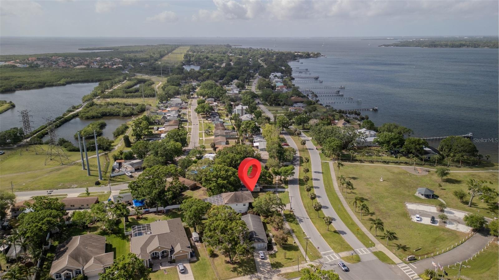 301 1/2 SHORE DR E, OLDSMAR, FL, 34677