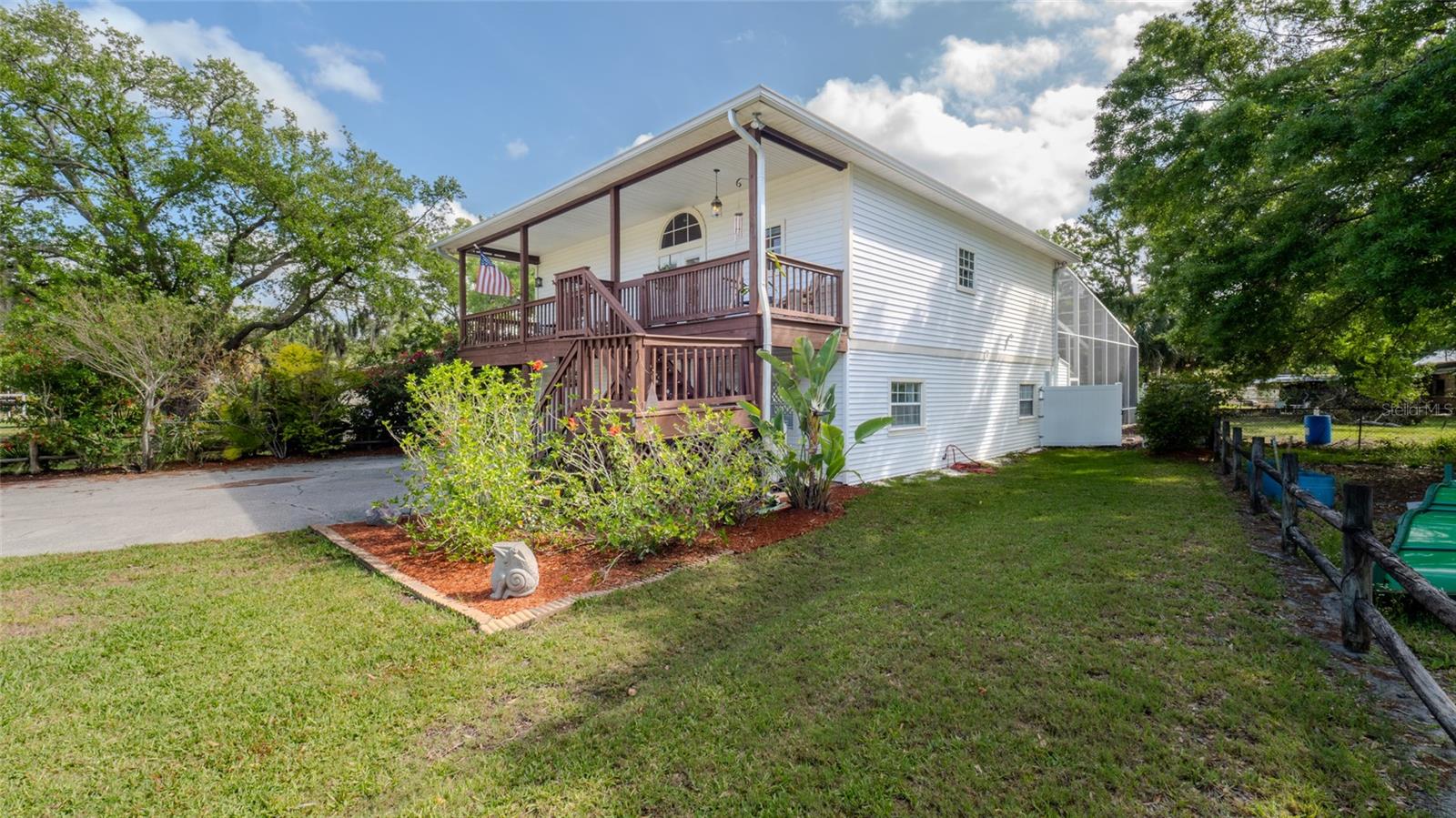 301 1/2 SHORE DR E, OLDSMAR, FL, 34677