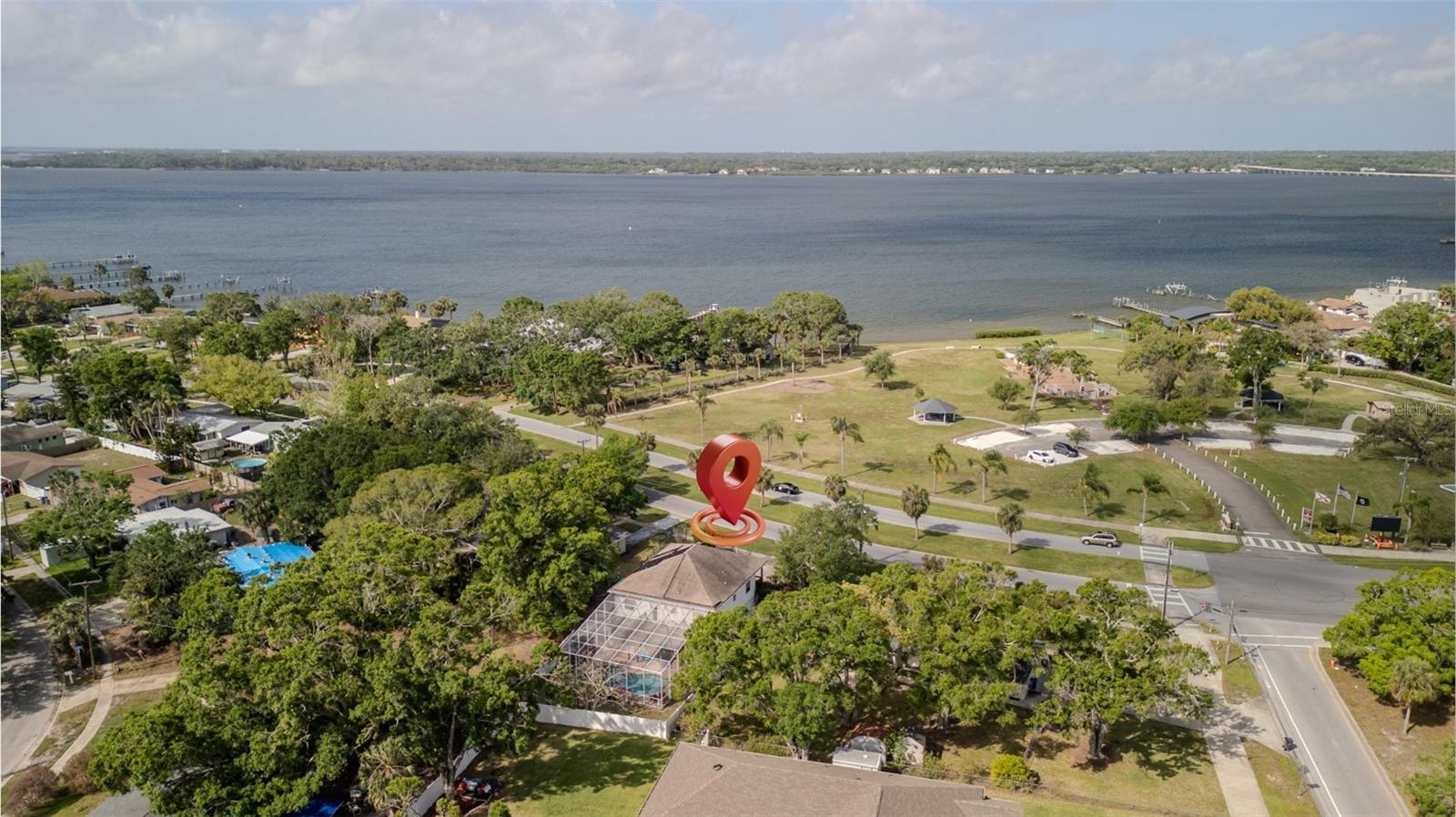 301 1/2 SHORE DR E, OLDSMAR, FL, 34677