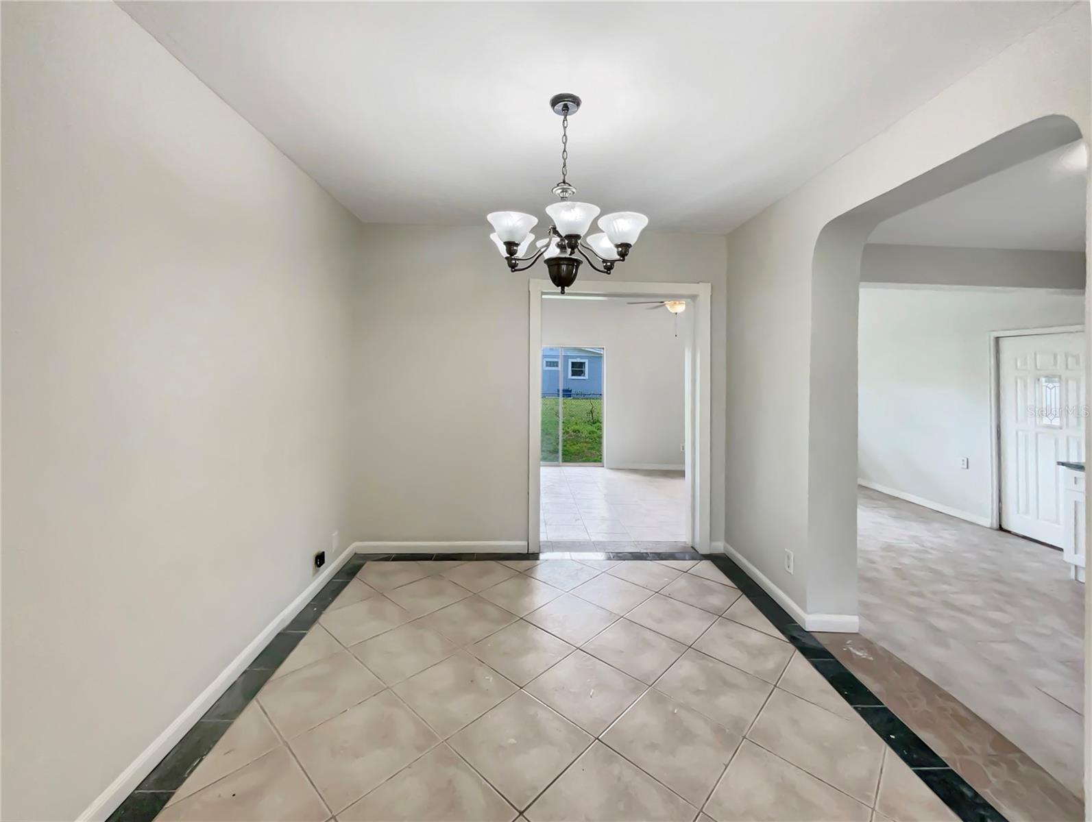 2405 E ANNIE ST, TAMPA, FL, 33612