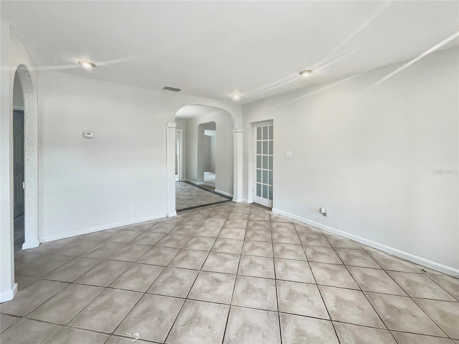 2405 E ANNIE ST, TAMPA, FL, 33612