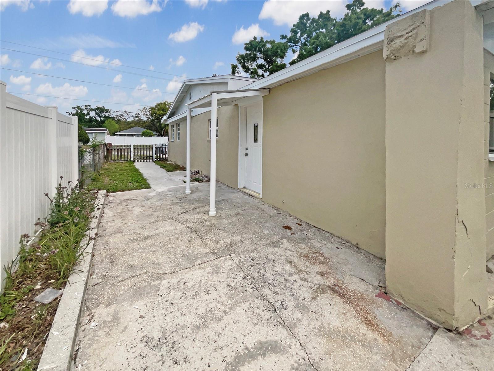 2405 E ANNIE ST, TAMPA, FL, 33612