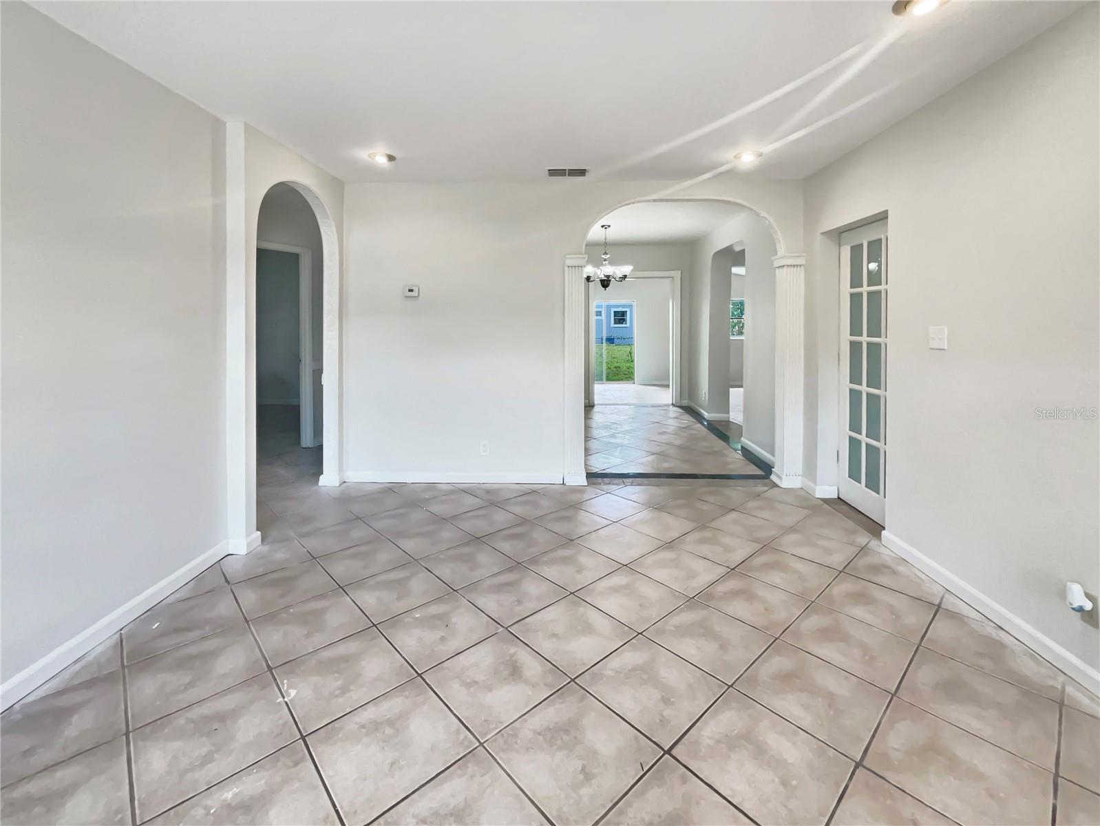 2405 E ANNIE ST, TAMPA, FL, 33612