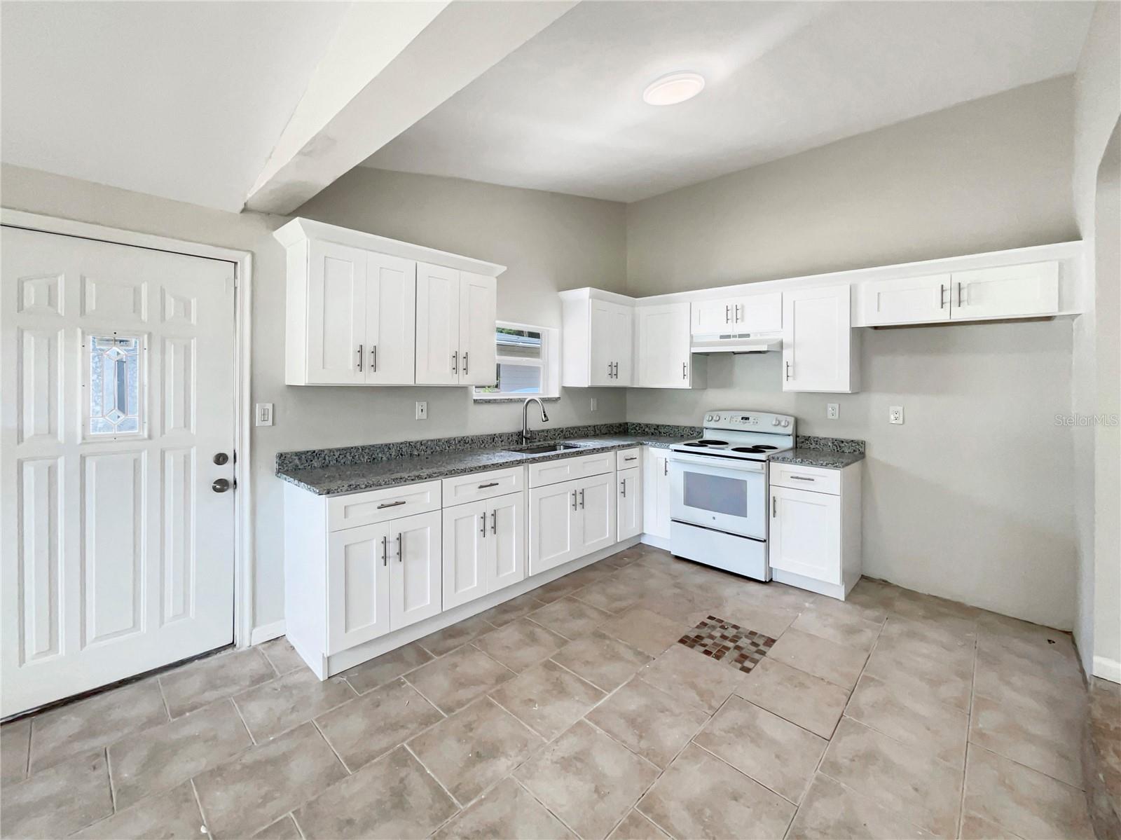 2405 E ANNIE ST, TAMPA, FL, 33612