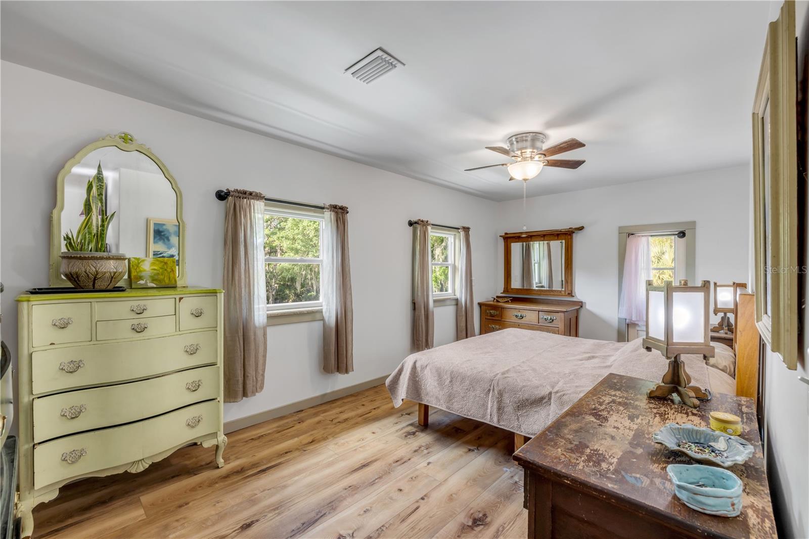 145 BAYWOOD DR, OAK HILL, FL, 32759