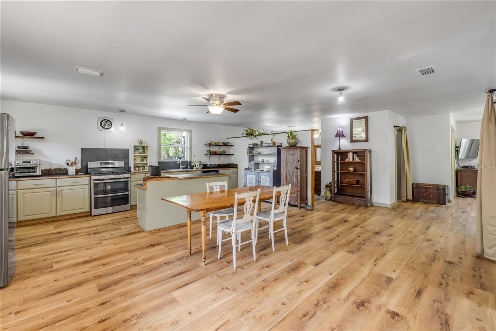 145 BAYWOOD DR, OAK HILL, FL, 32759