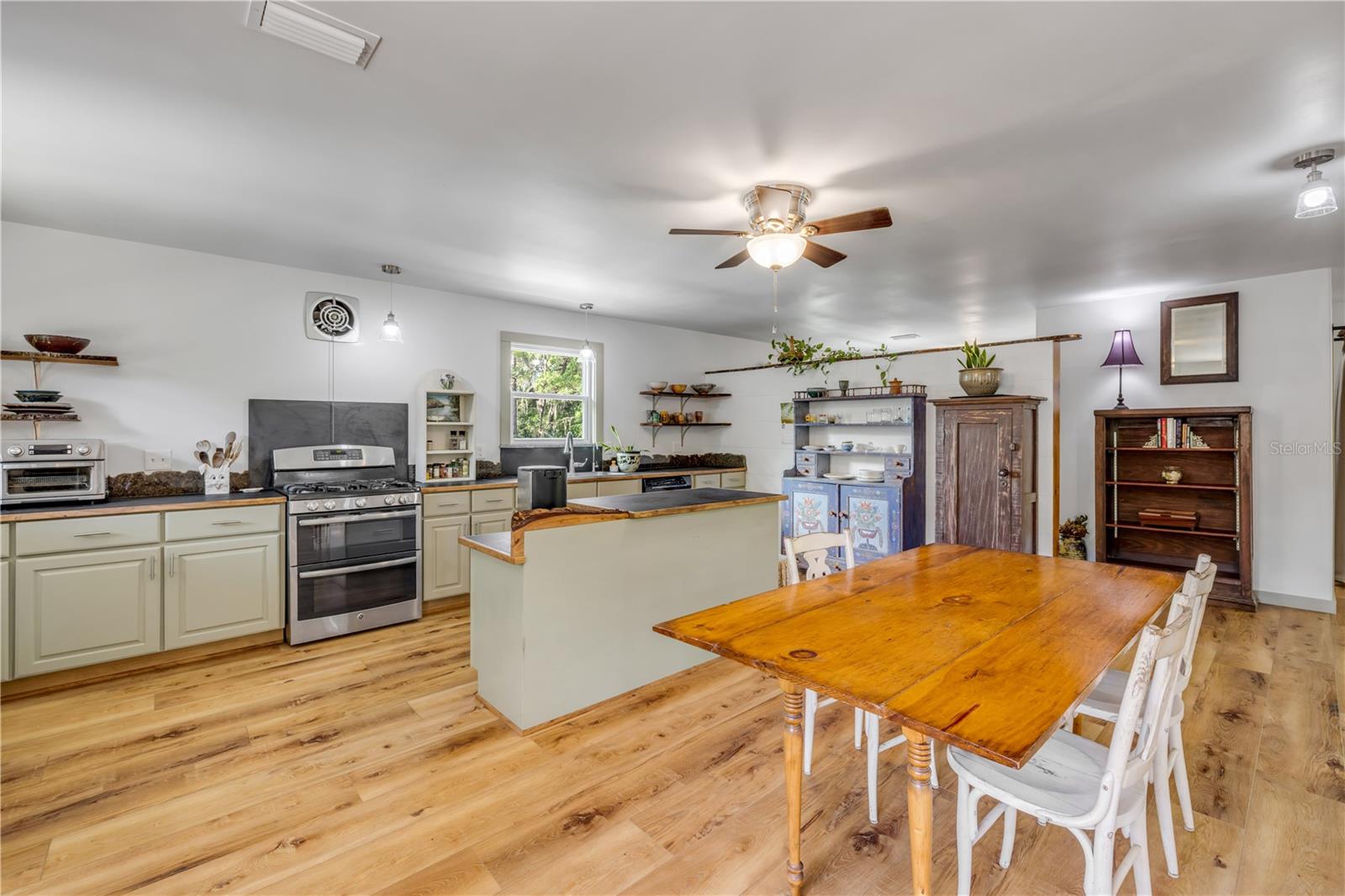 145 BAYWOOD DR, OAK HILL, FL, 32759