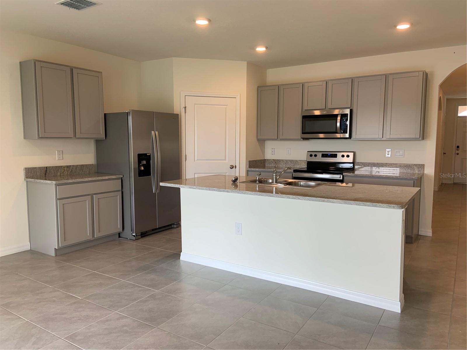 33327 HAMILTON HILL LN, WESLEY CHAPEL, FL, 33545