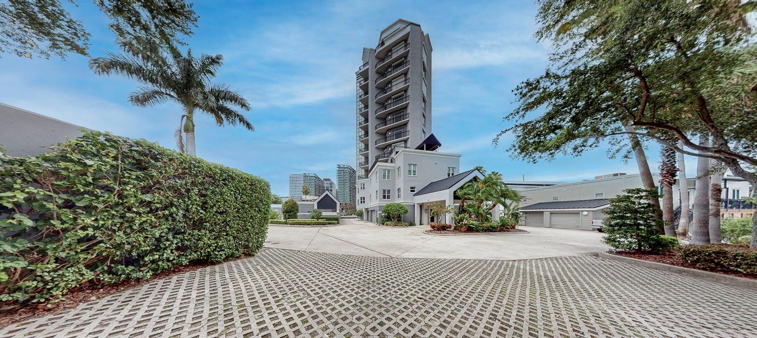 600 GARRISON COVE LN #2B, TAMPA, FL, 33602