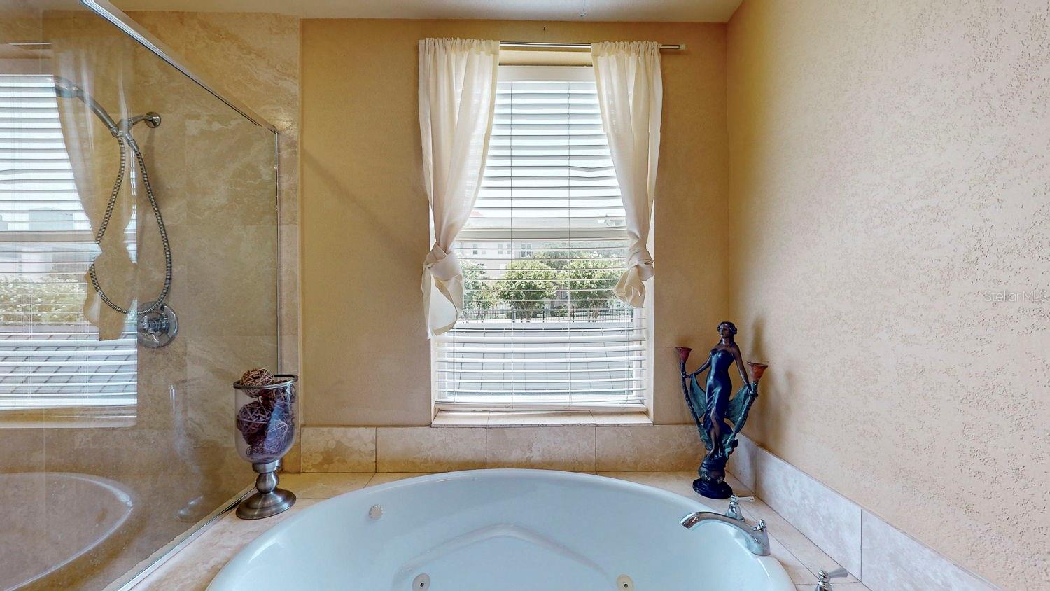 600 GARRISON COVE LN #2B, TAMPA, FL, 33602