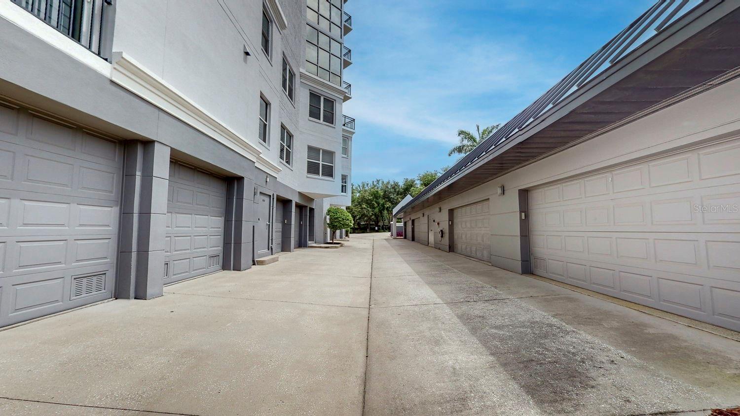 600 GARRISON COVE LN #2B, TAMPA, FL, 33602