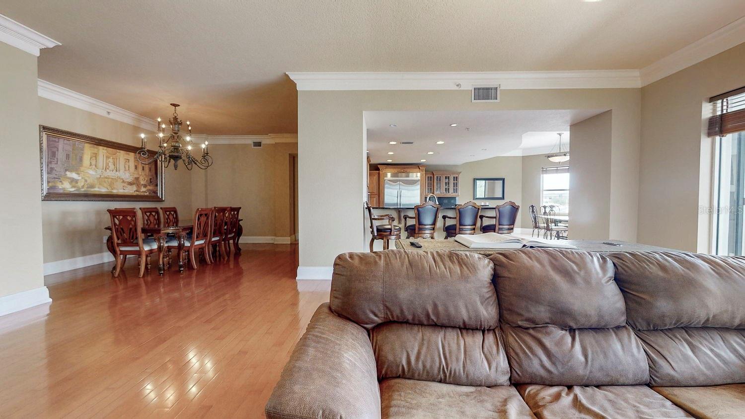 600 GARRISON COVE LN #2B, TAMPA, FL, 33602
