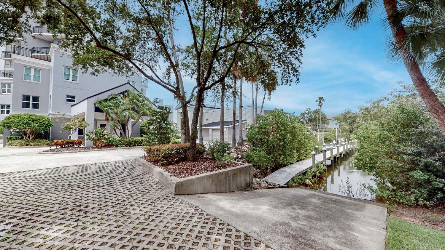 600 GARRISON COVE LN #2B, TAMPA, FL, 33602