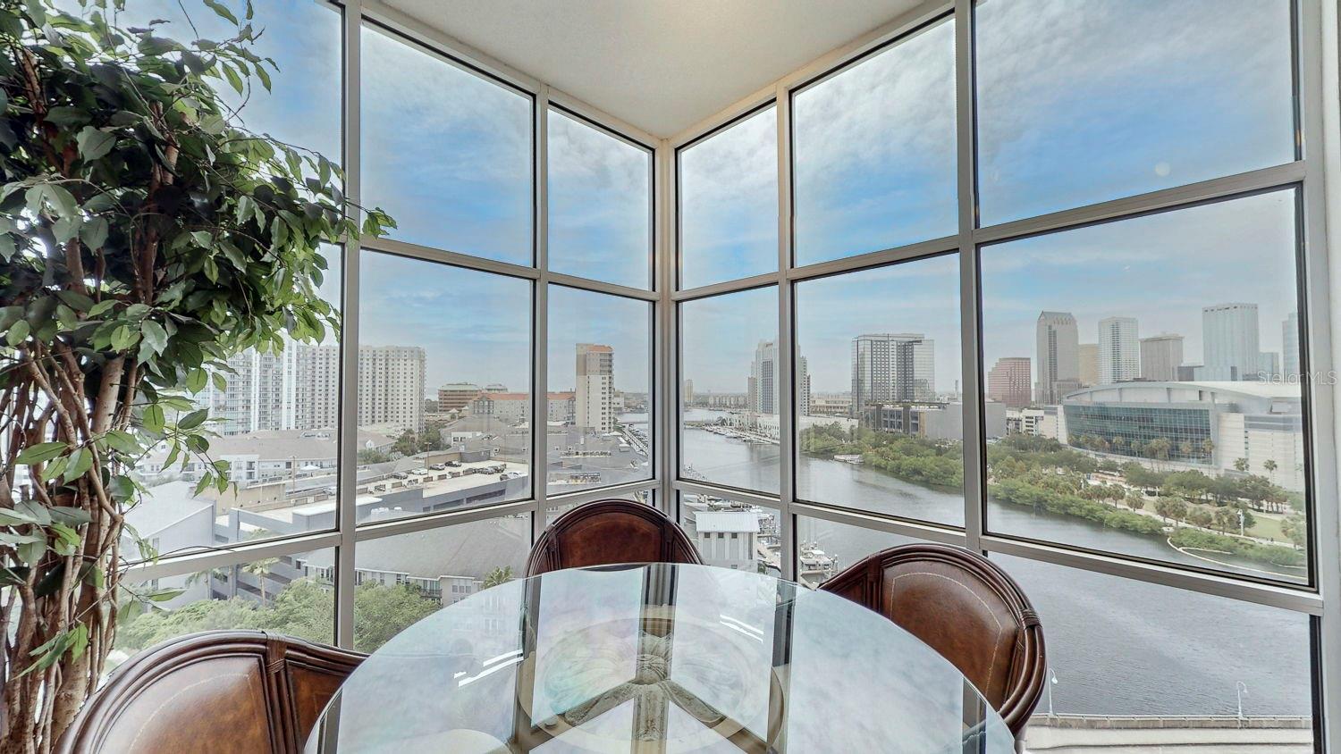 600 GARRISON COVE LN #2B, TAMPA, FL, 33602