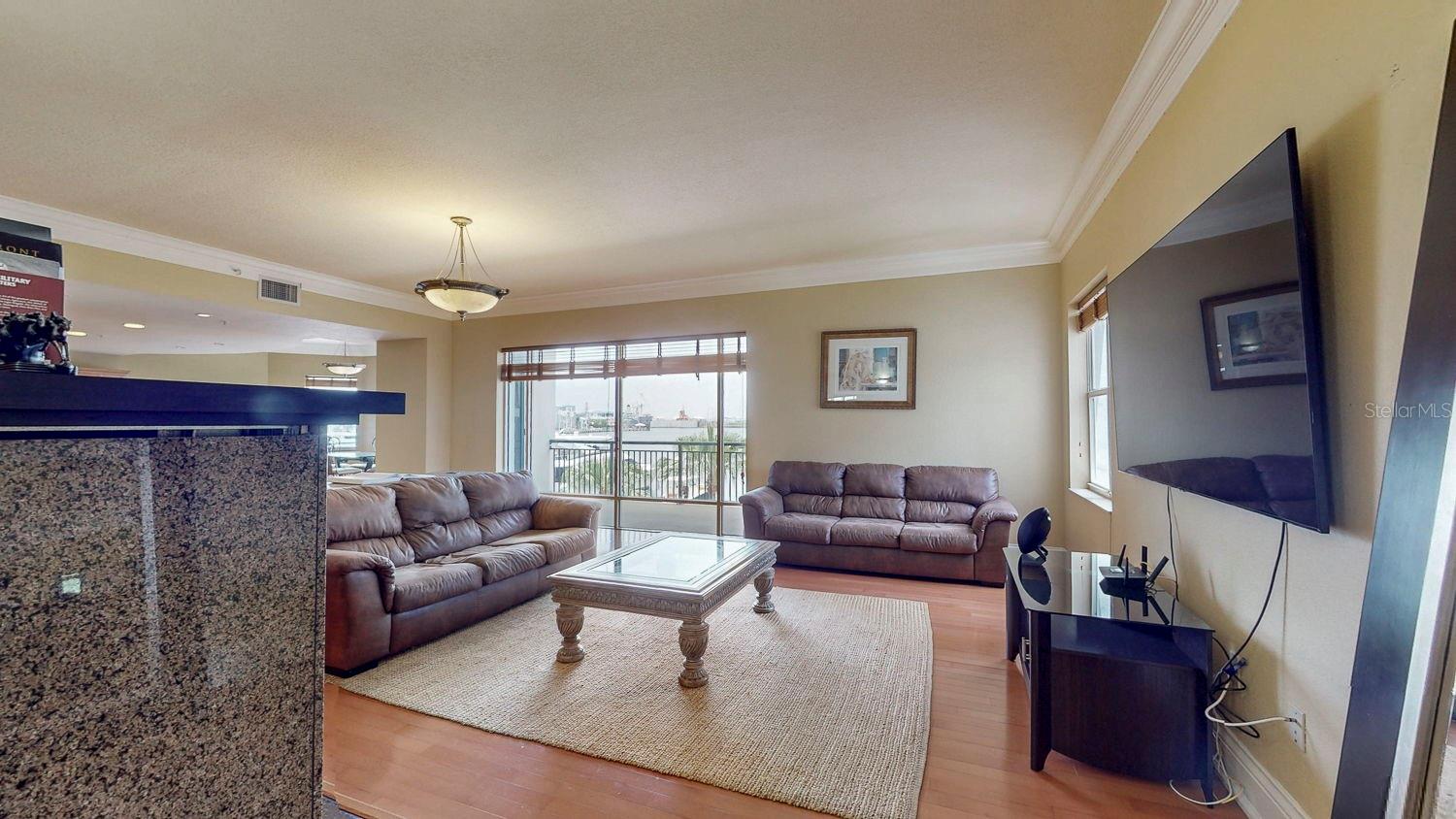 600 GARRISON COVE LN #2B, TAMPA, FL, 33602