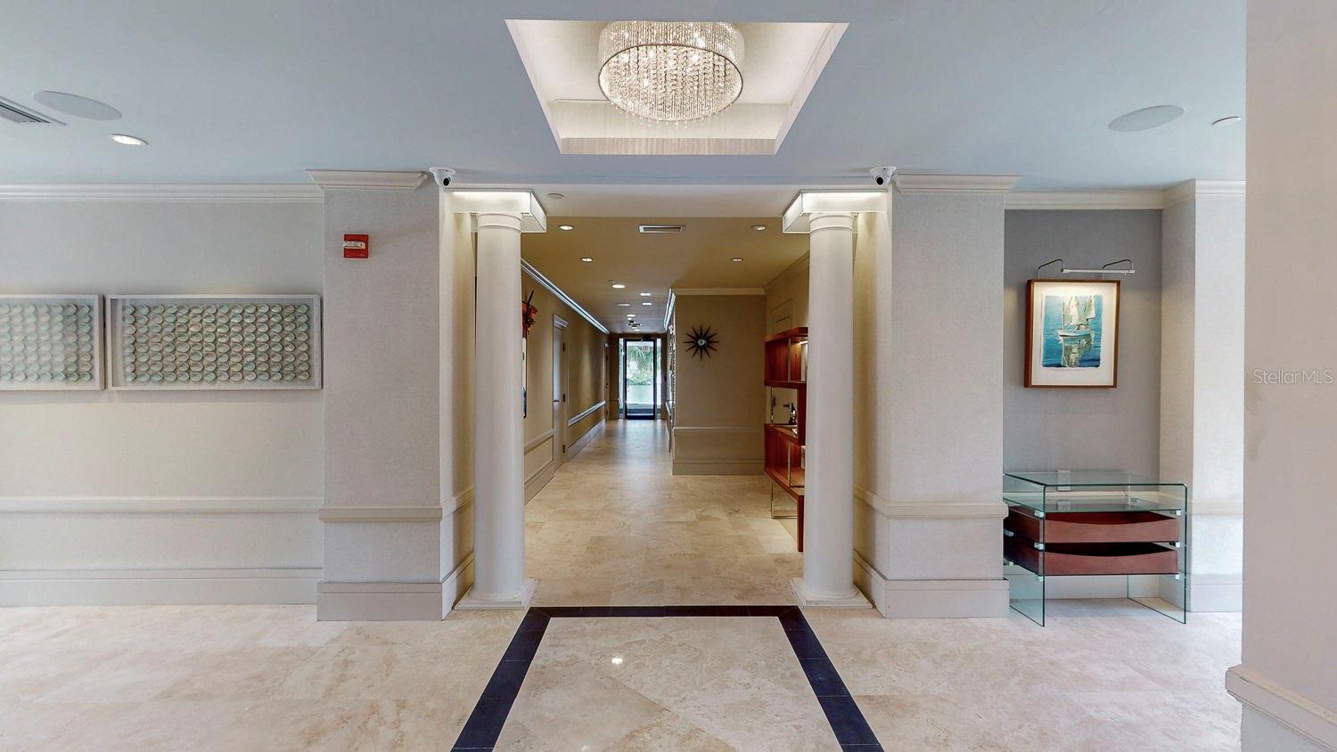 600 GARRISON COVE LN #2B, TAMPA, FL, 33602