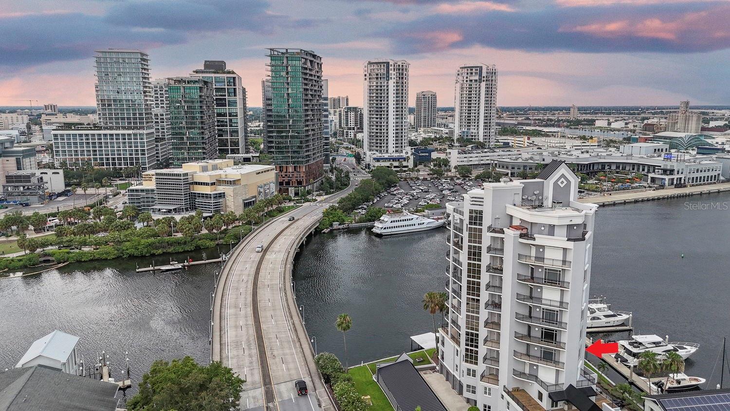 600 GARRISON COVE LN #2B, TAMPA, FL, 33602