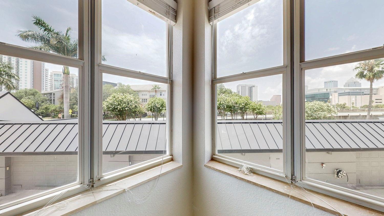 600 GARRISON COVE LN #2B, TAMPA, FL, 33602