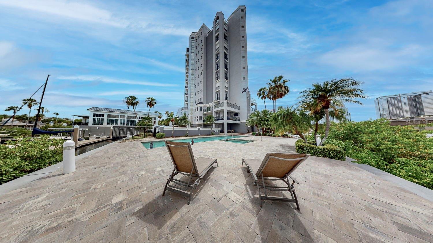 600 GARRISON COVE LN #2B, TAMPA, FL, 33602